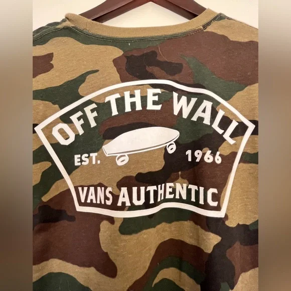 Vans Camo Tshirt, Size Med, Cutom Fit, - Picture 6 of 8
